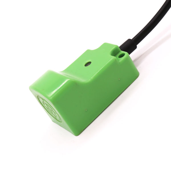 Square 8C proximity sensor